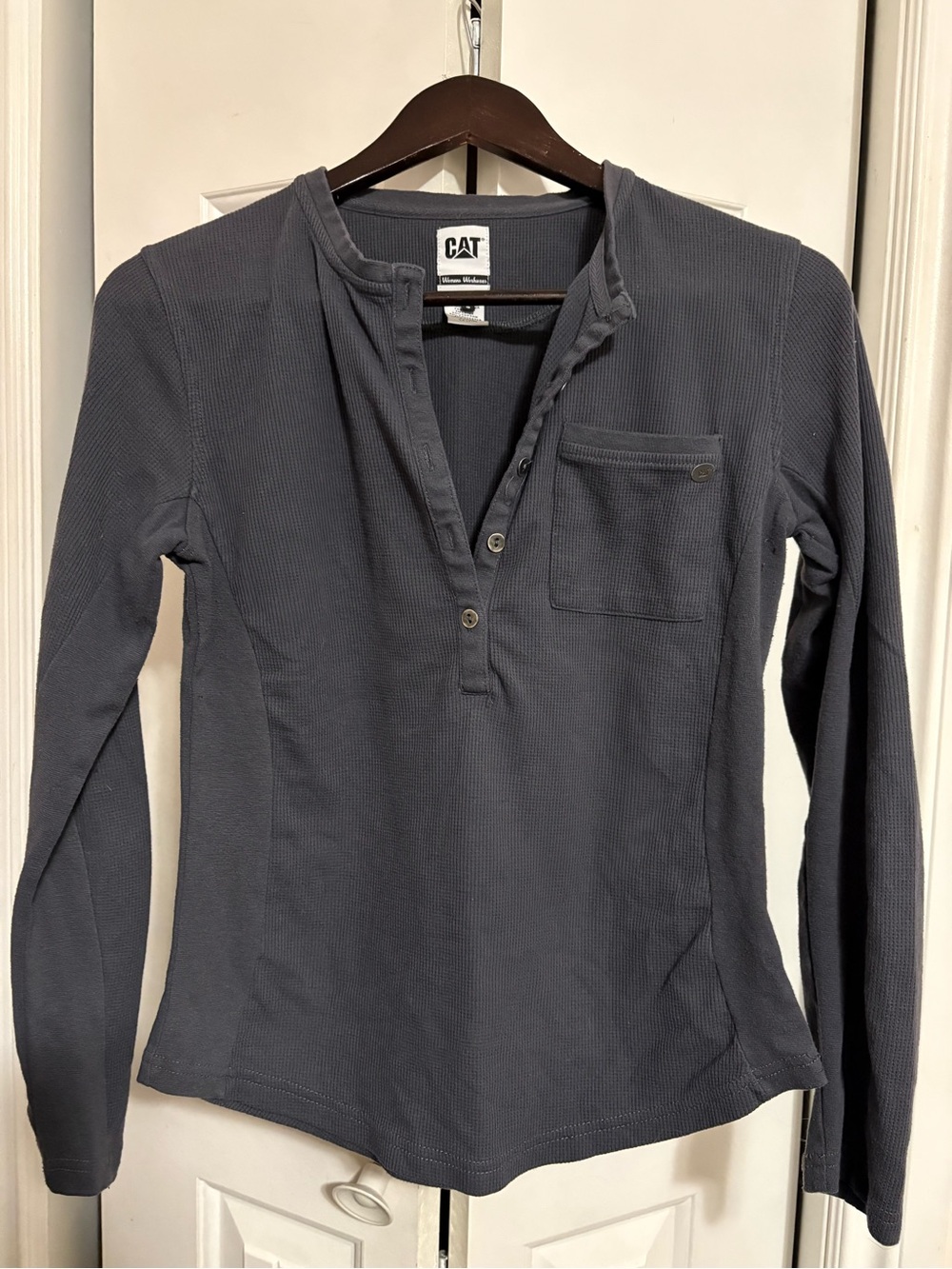 Women's Long-Sleeve Waffle Henley in Charcoal